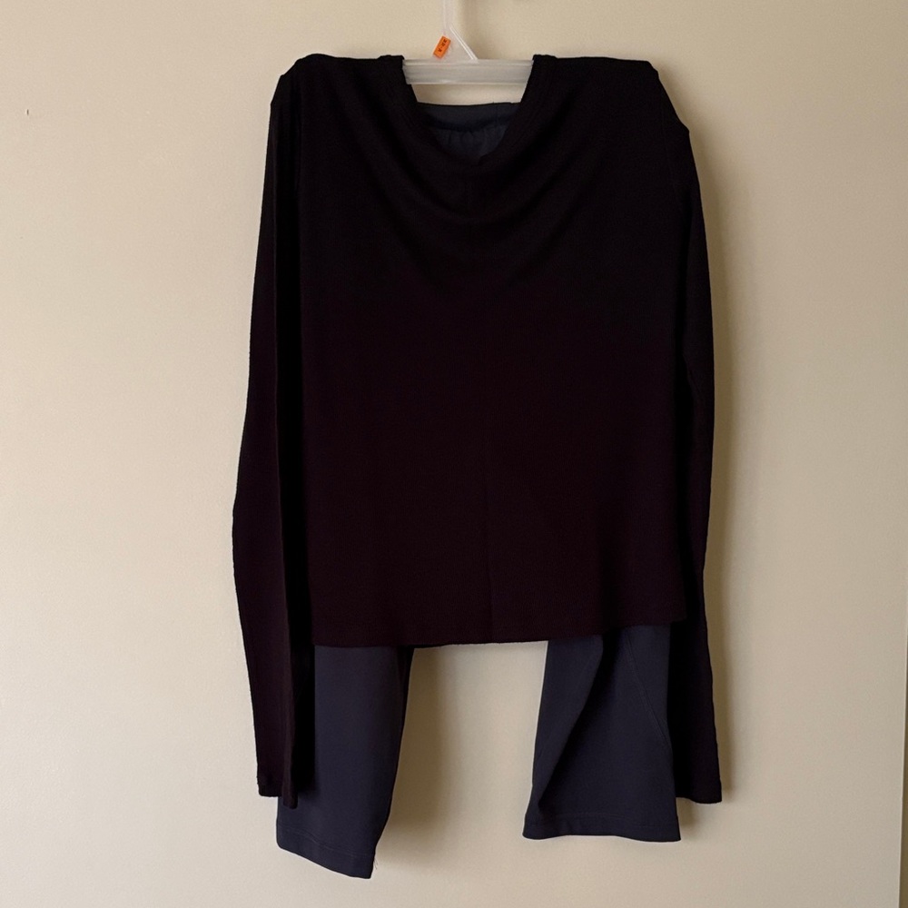 Women's yoga pants and cropped top.